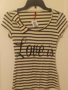 NWT women med black white striped tee with bow accent,